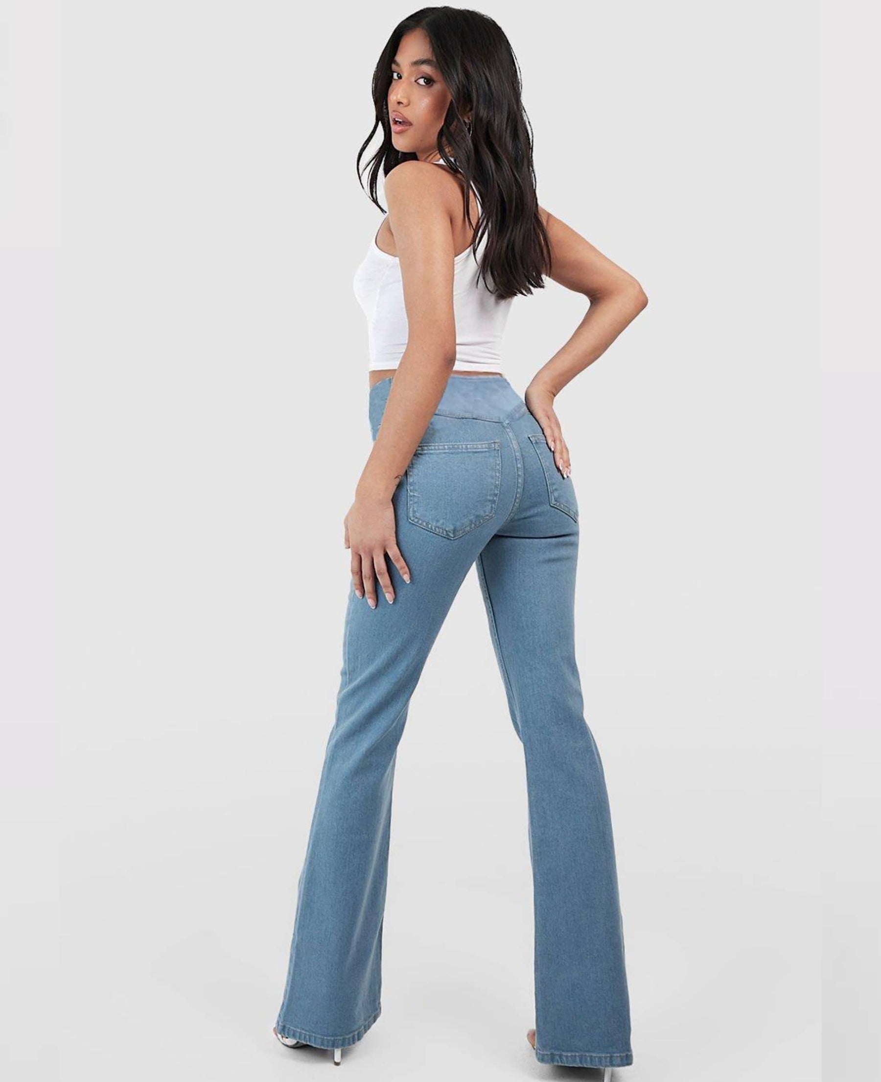 Calça Jeans de Cintura Alta Cruzada